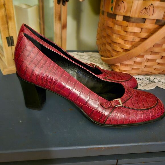 Franco Sarto Red Alligator Print Heeled Loafer 9.5 | Elegant Croc Embossed Shoes - Picture 1 of 7
